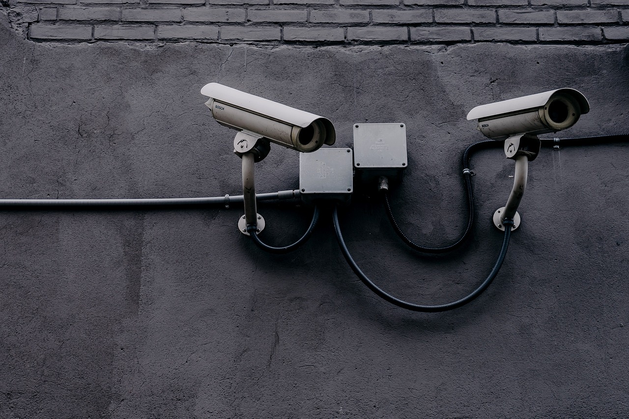 Urządzenia szpiegowskie: jakie działania pozwolą skutecznie chronić się przed nimi?