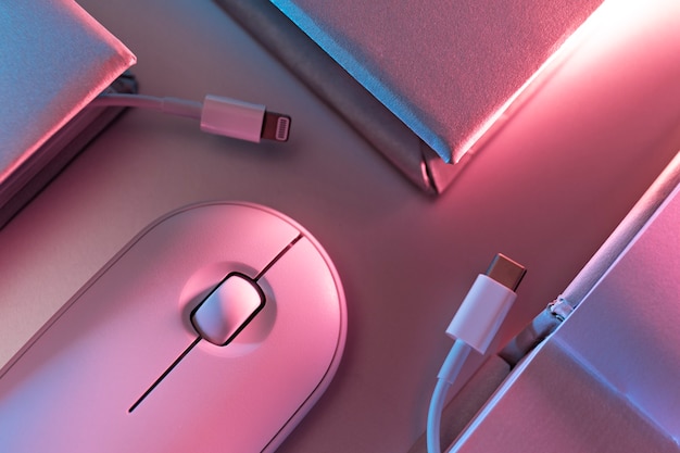 Innowacyjne technologie w kablach USB-C: Jak nowoczesny design i zaawansowane funkcje zwiększają wygodę użytkowania urządzeń mobilnych